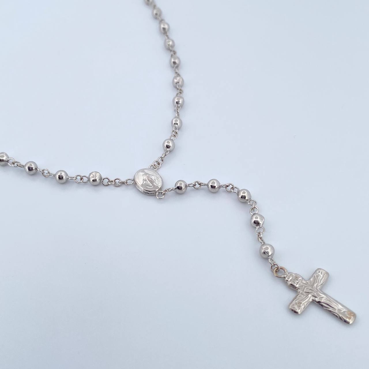Rosario Virgen Milagrosa 6.15gr / 49.2cm / Oro Blanco 18K $