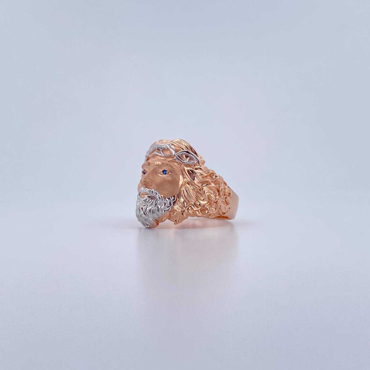 Anillo Rostro Cristo 7.65gr / T9 3/4 / Circones Azules Dos Oros Blanco Rosa 18K $
