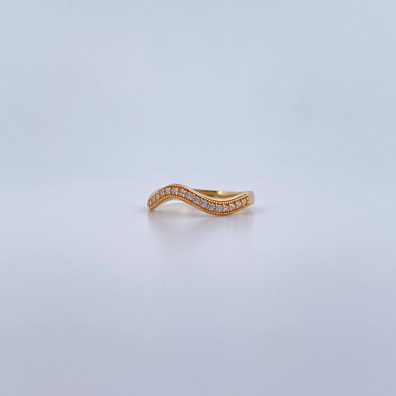 Anillo Banda 2.25gr / T7 1/4 / Circones Blancos Oro Amarillo 18K $