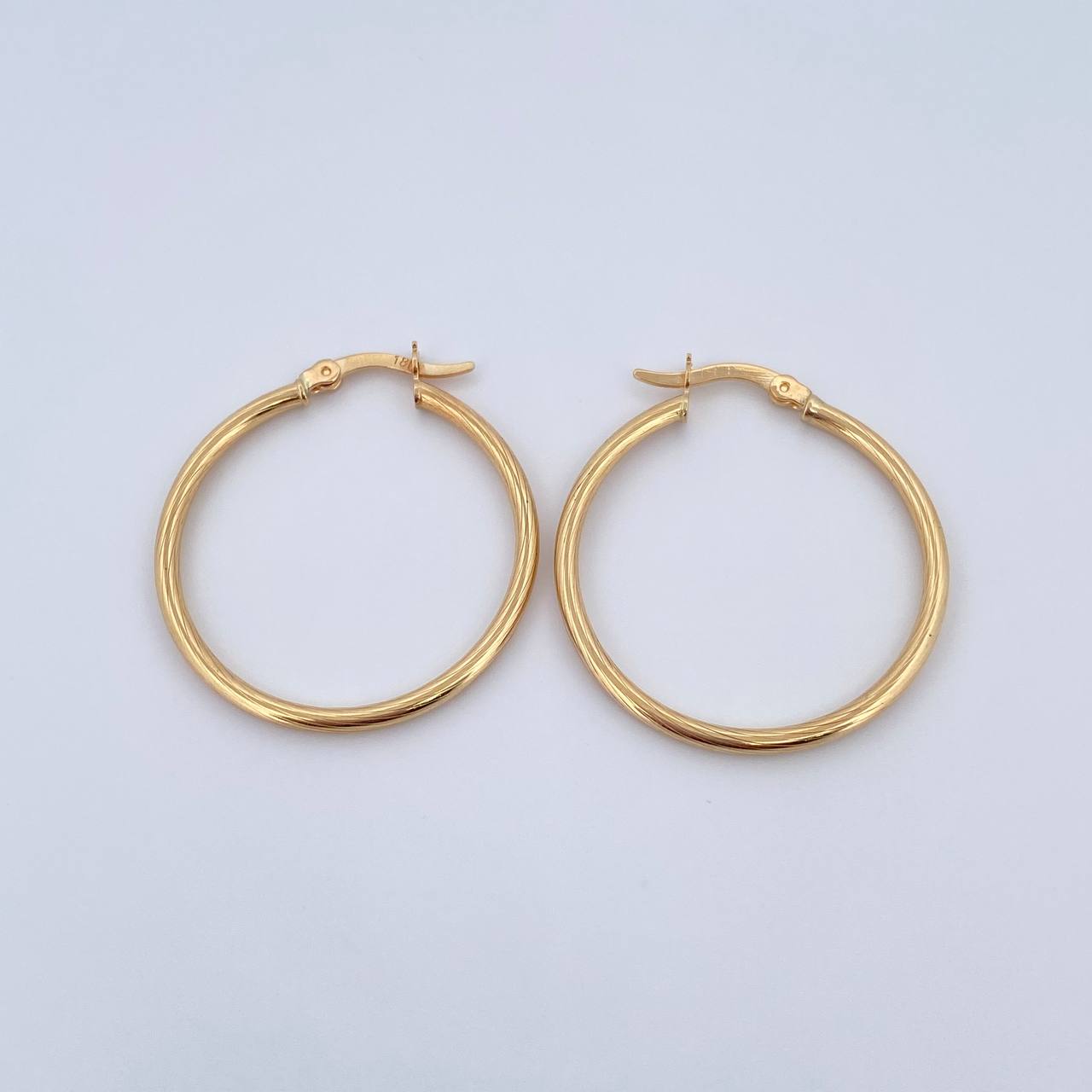 Candongas Lore 3.6gr / 3.3cm / Rayado Oro Amarillo 18K $