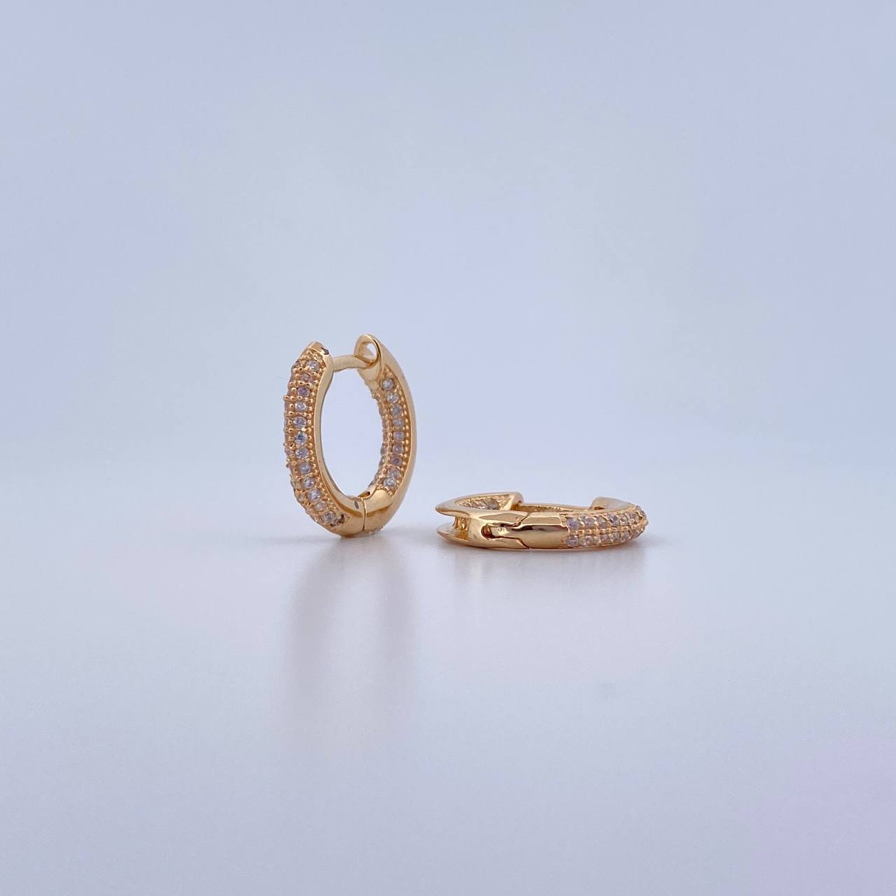 Candongas Carril Invertido 4.6gr / 1.5cm / Circones Blancos Oro Amarillo 18K $
