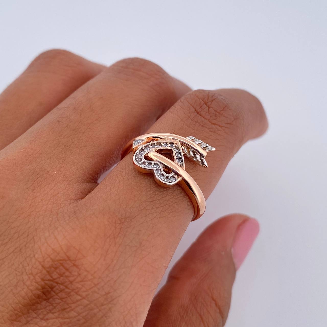 Anillo Corazon Flecha 2.75gr / T6 1/2 / Circones Blancos Dos Oros Blanco Rosa 18K $