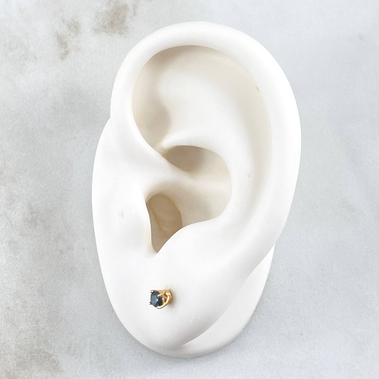 Topos Piedra 0.9gr / 3.2mm Diamantes Azules 10pts Oro Amarillo 18K (Joya) ©