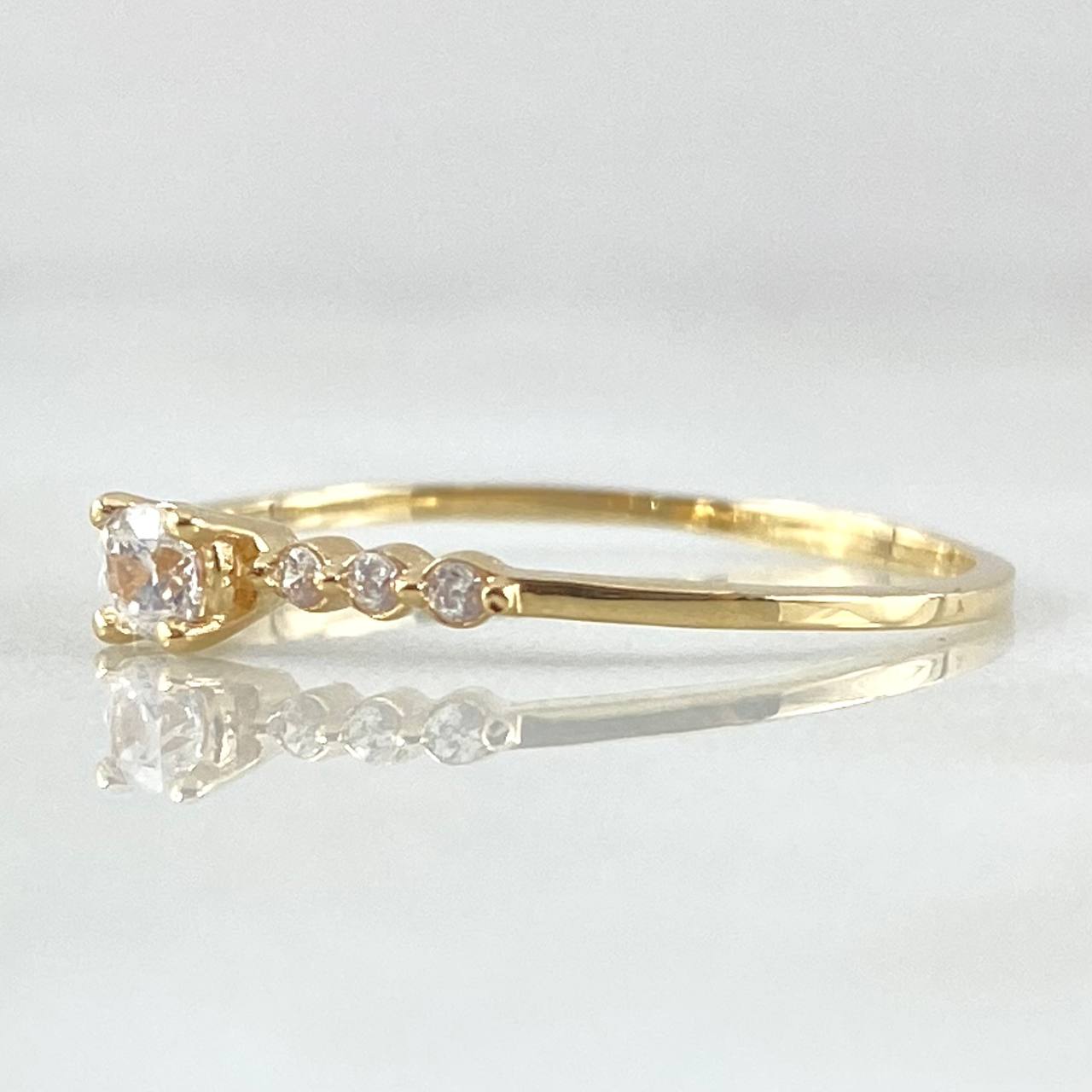 Anillo Solitario 1.15gr / T6 1/2 / Oro 18K *