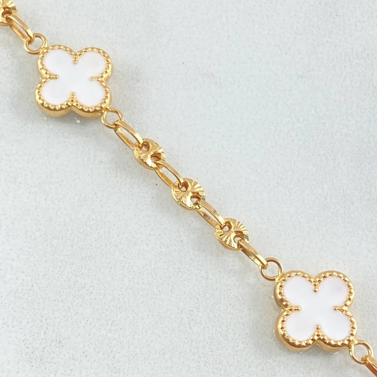 Pulso GC Trebol 3.9gr / 18cm / Oro 18K -