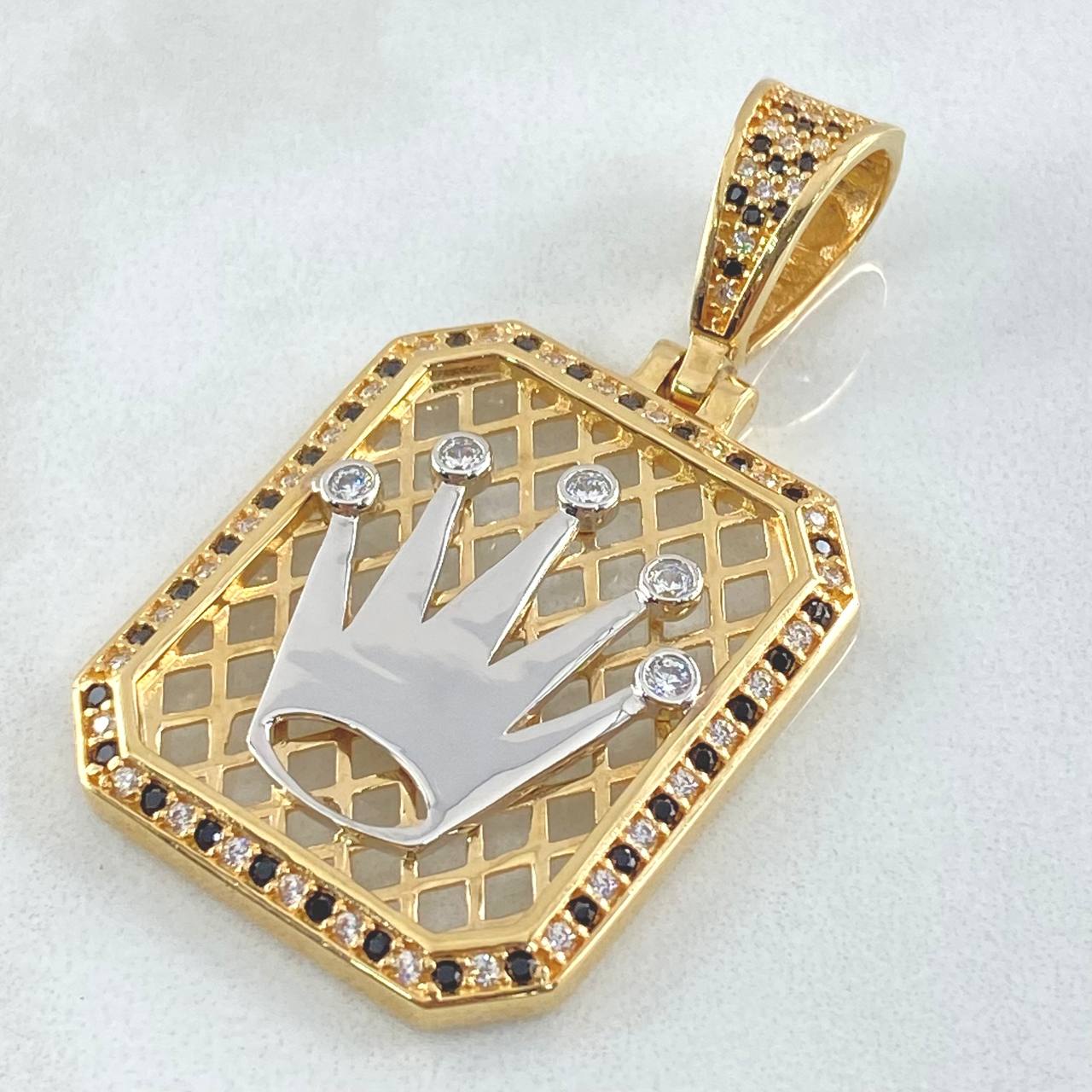 Dije Placa Corona 10gr / 4.6cm / Oro 18K ©