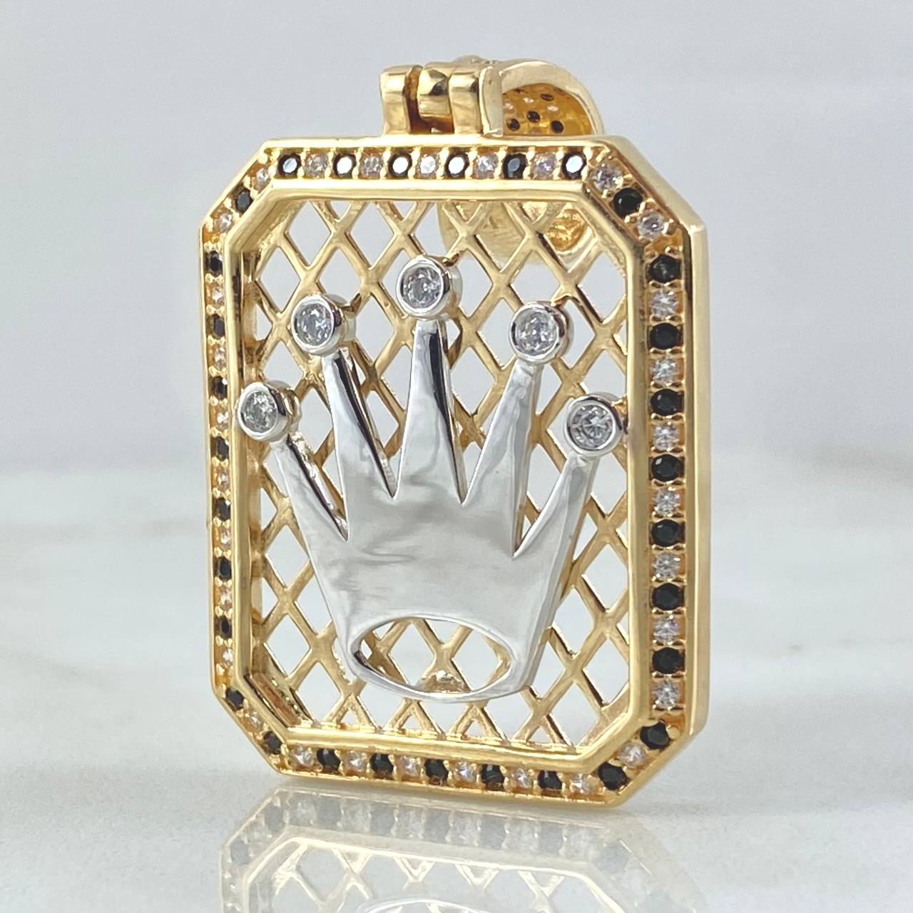 Dije Placa Corona 10gr / 4.6cm / Oro 18K ©
