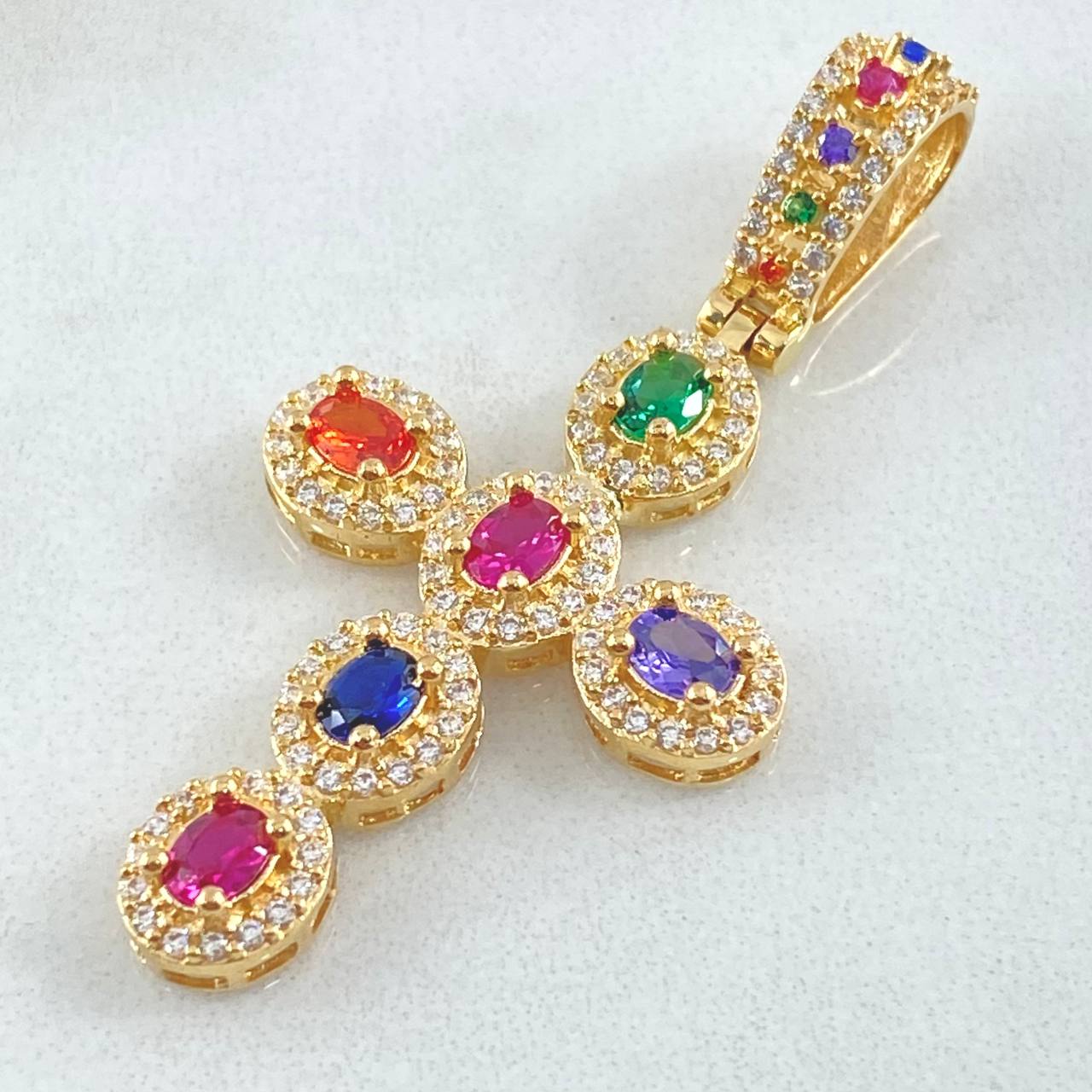 Dije Cruz Tupida 4.95gr / 4.6cm / Oro 18K ©