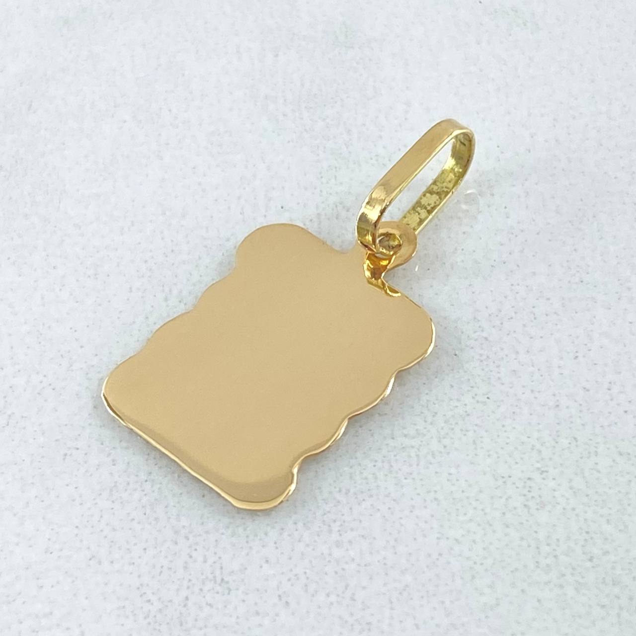 Dije Placa Pergamino 0.8gr / 2.3cm / Oro 18K ©