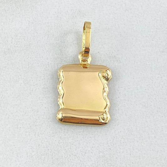 Dije Placa Pergamino 0.8gr / 2.3cm / Oro 18K ©
