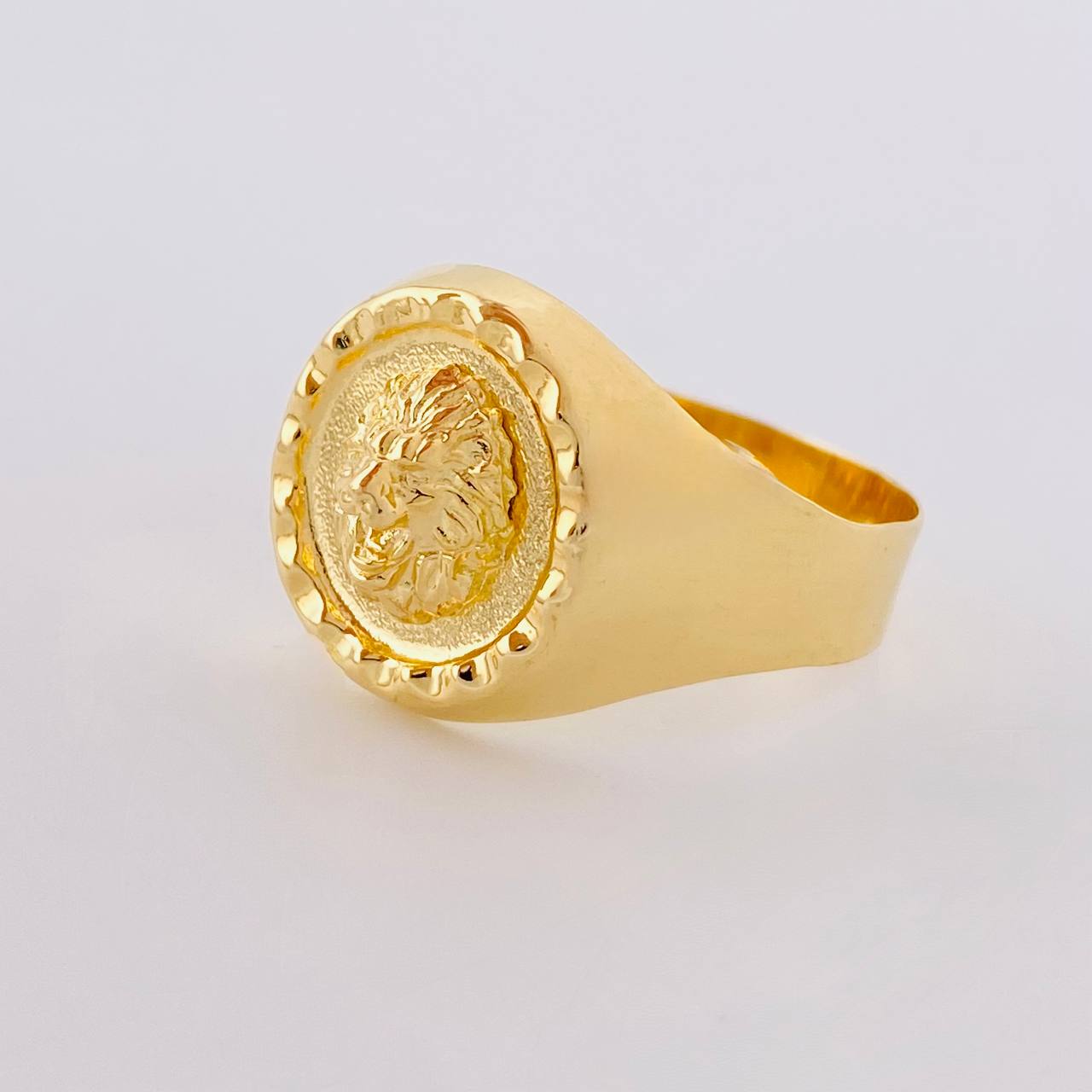 Anillo Sello Leon 3.95g / T11 1/2 Oro Amarillo 18K