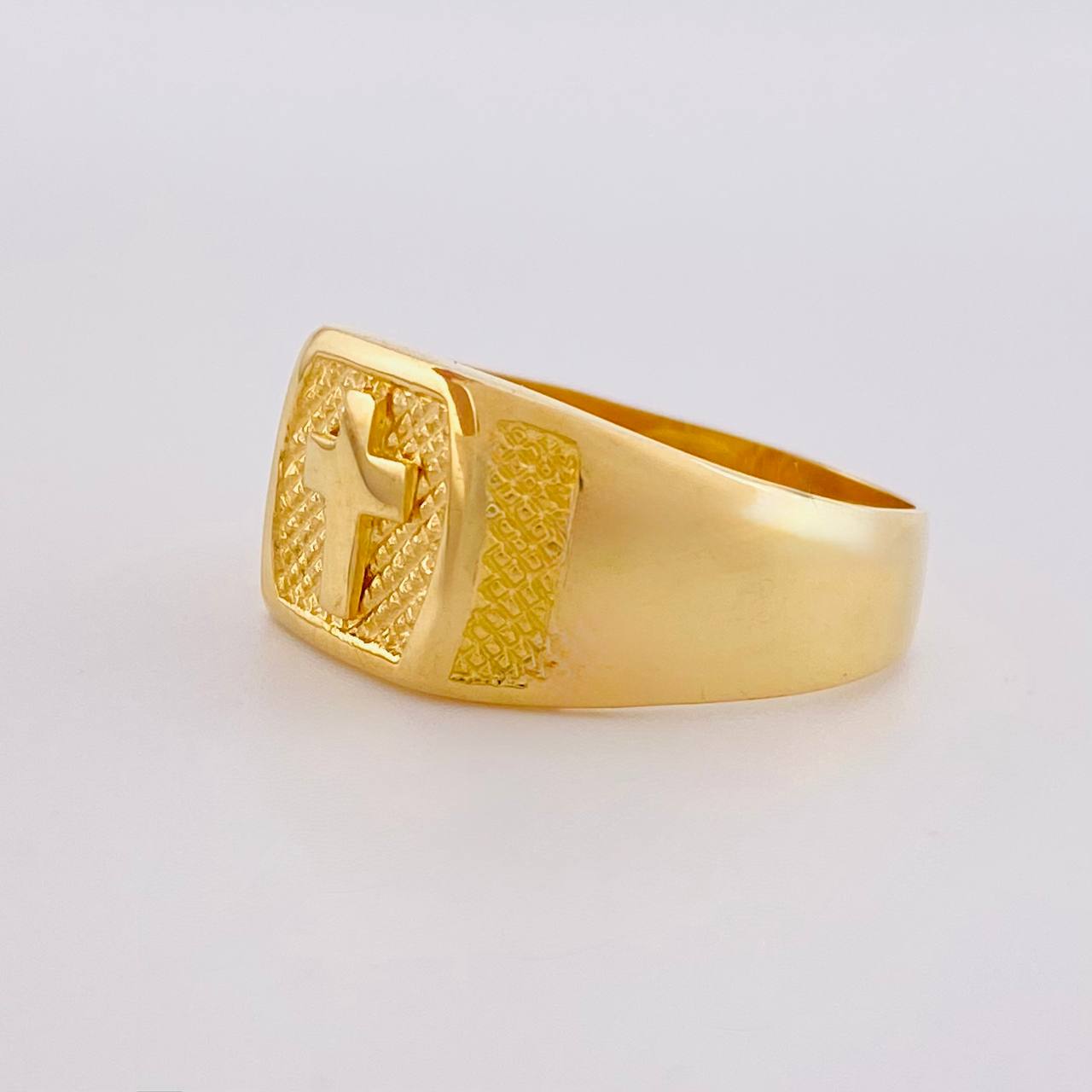 Anillo Sello Cruz 3.7g / T8 Oro Amarillo 18K