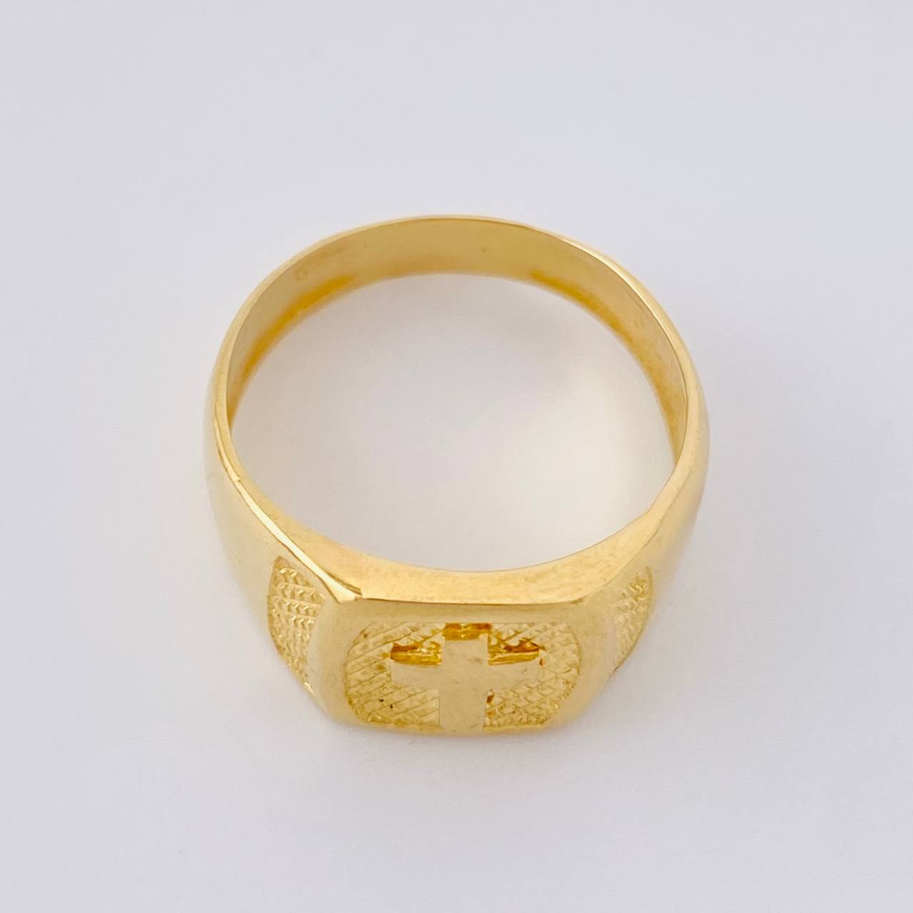 Anillo Sello Cruz 3.7g / T8 Oro Amarillo 18K