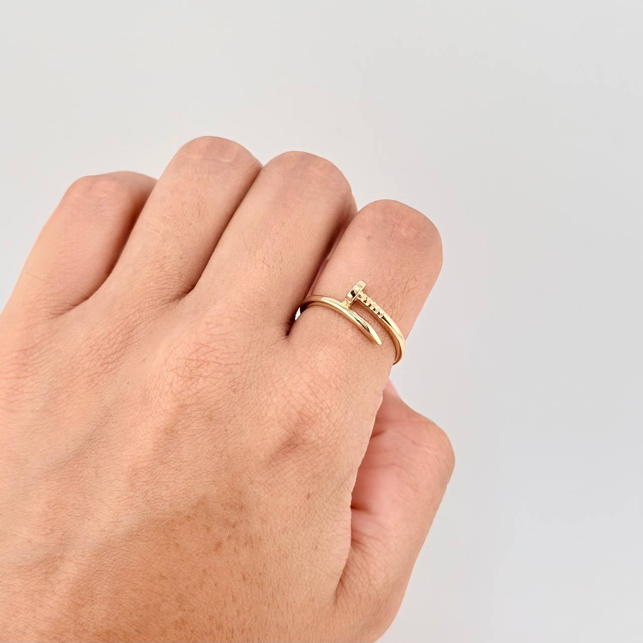 Anillo Clavo 2.3g / T4 1/4 Oro Amarillo 18K