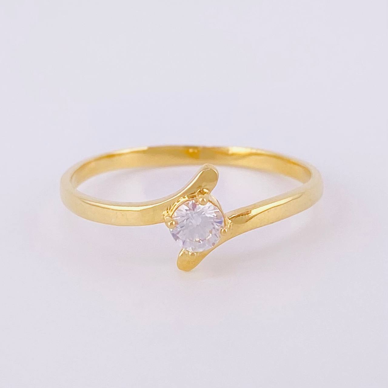 Anillo Solitario Cruzado 2.05g / T9 1/4 Oro Amarillo 18K
