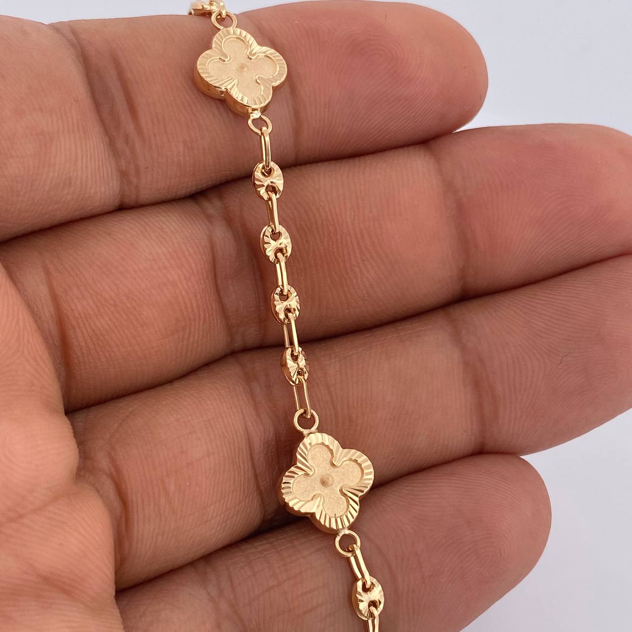Pulso Trebol Gc 5.3gr / 19cm / Oro Amarillo 18K &