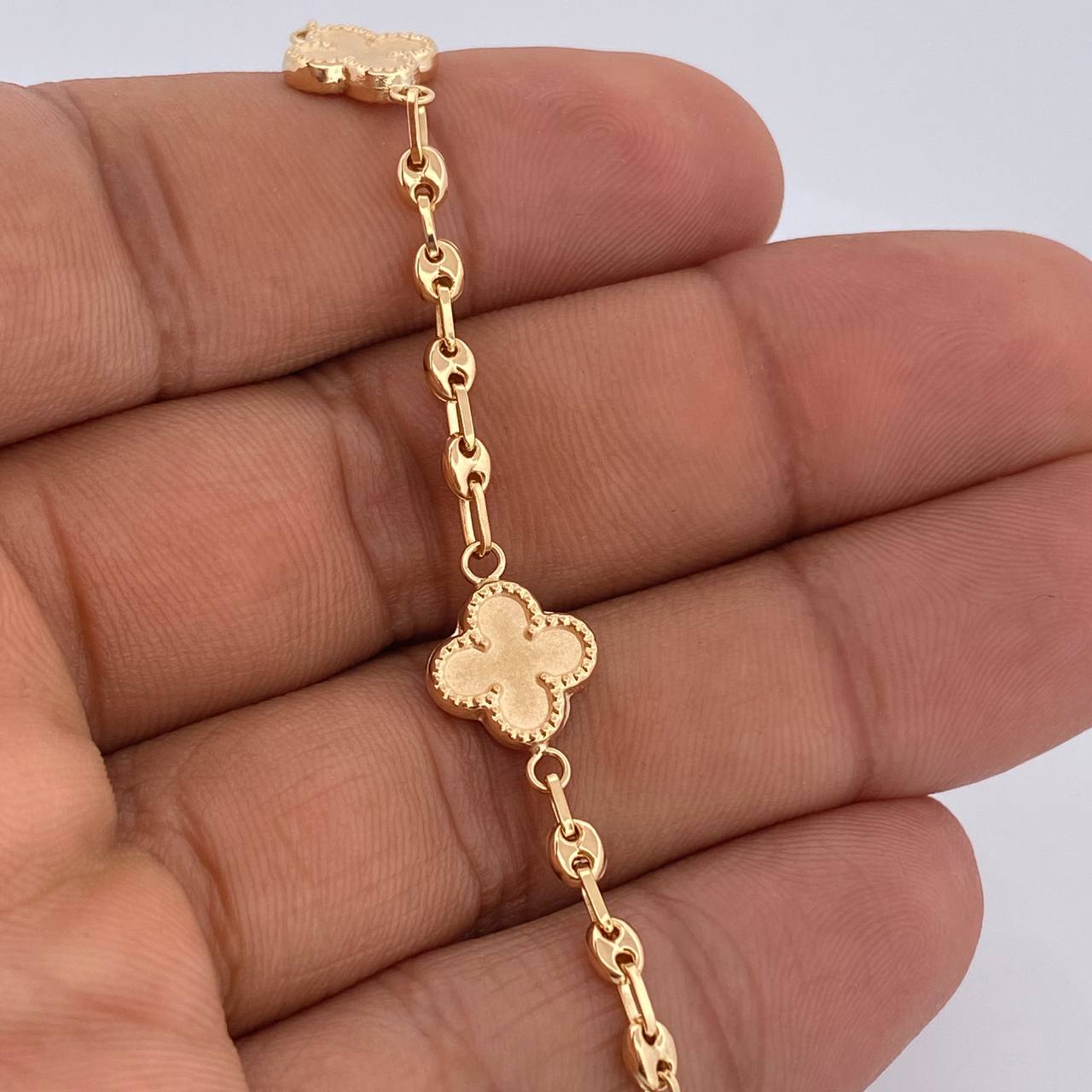 Pulso Trebol Gc 4.6gr / 19.5cm / Oro Amarillo 18K &