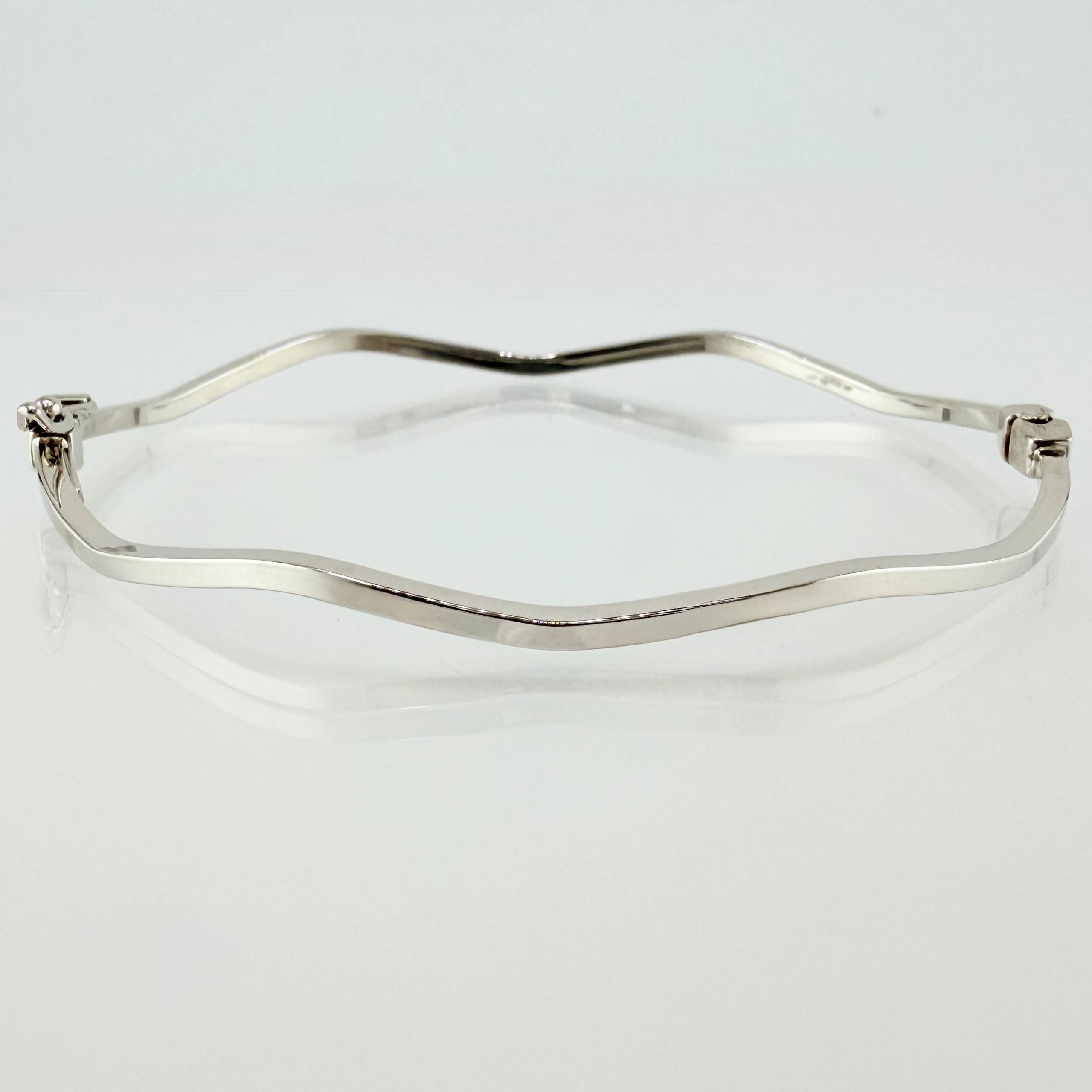 Pulso Aro Liso Ondulado 2.85gr / 18cm / 2mm Oro Blanco +4 18K ©