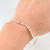 Pulso Aro Liso Ondulado 2.85gr / 18cm / 2mm Oro Blanco +4 18K ©