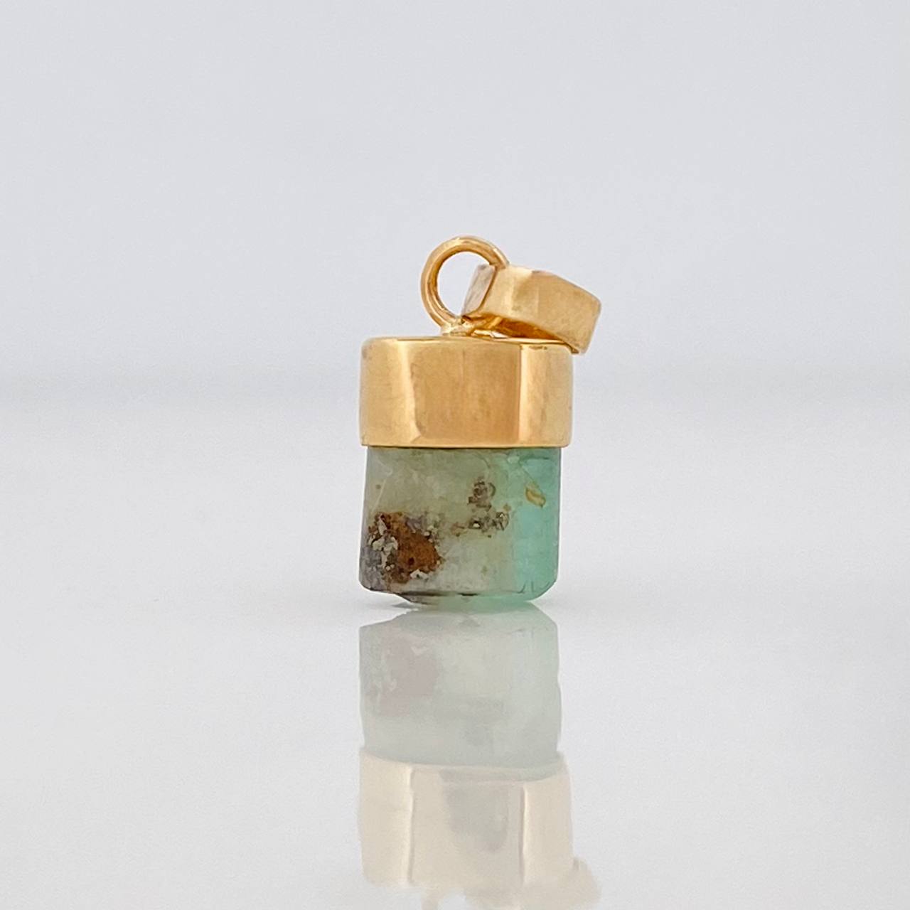 Dije Morralla Esmeralda 0.4g / 1.5cm Oro Amarillo 18K