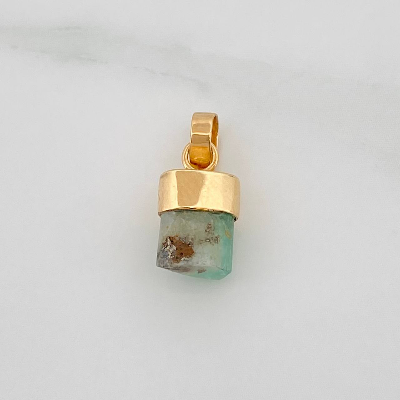 Dije Morralla Esmeralda 0.4g / 1.5cm Oro Amarillo 18K