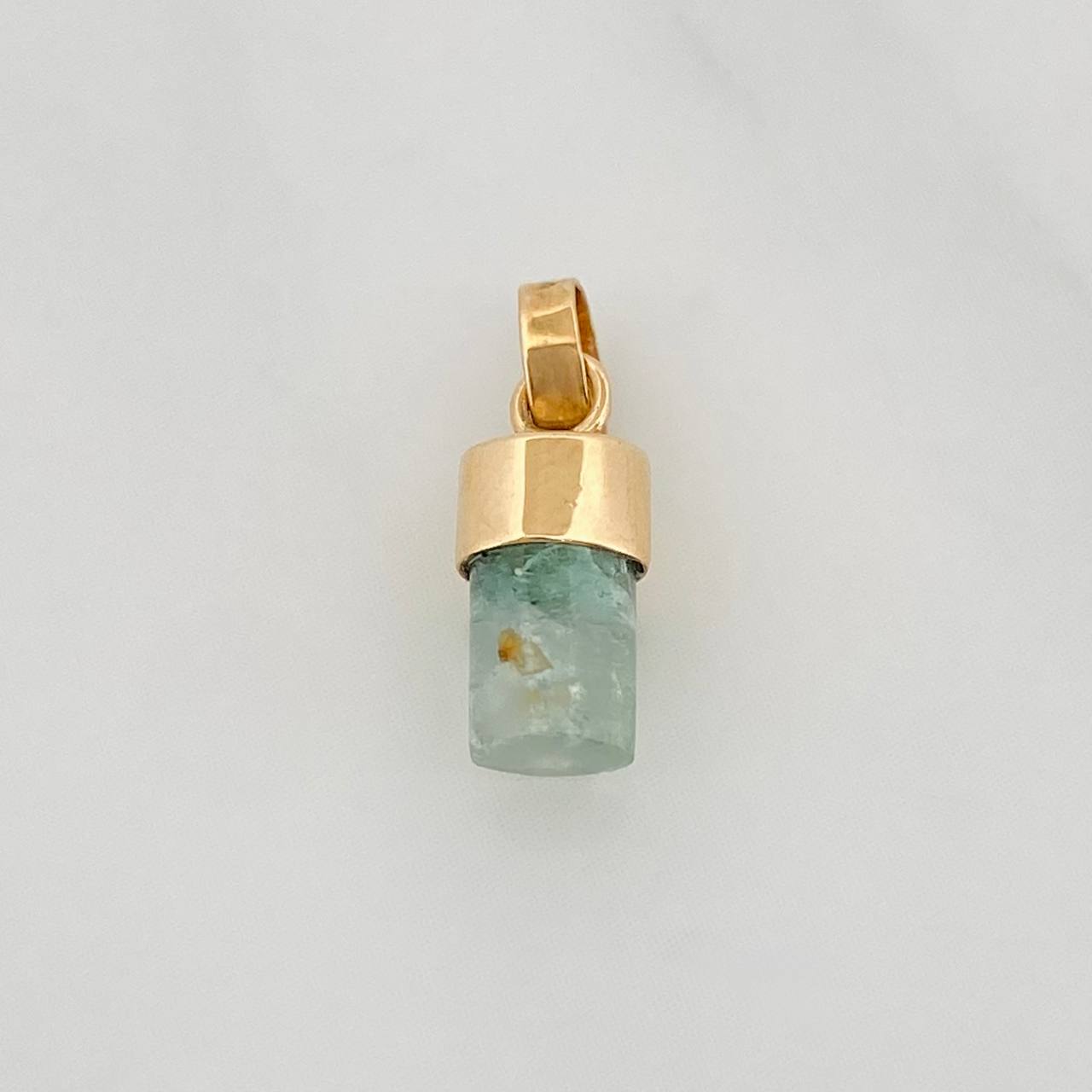Dije Morralla Esmeralda 0.4g / 1.5cm Oro Amarillo 18K