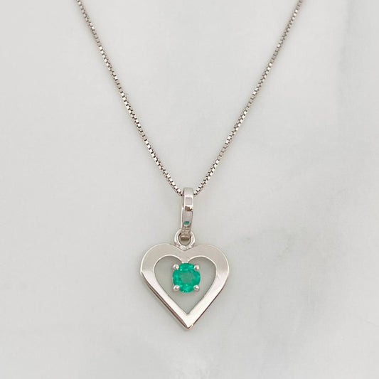Set Cadena Veneciana + Dije Corazon Esmeralda 9pts / 1.5g / 45cm Oro Blanco 18K