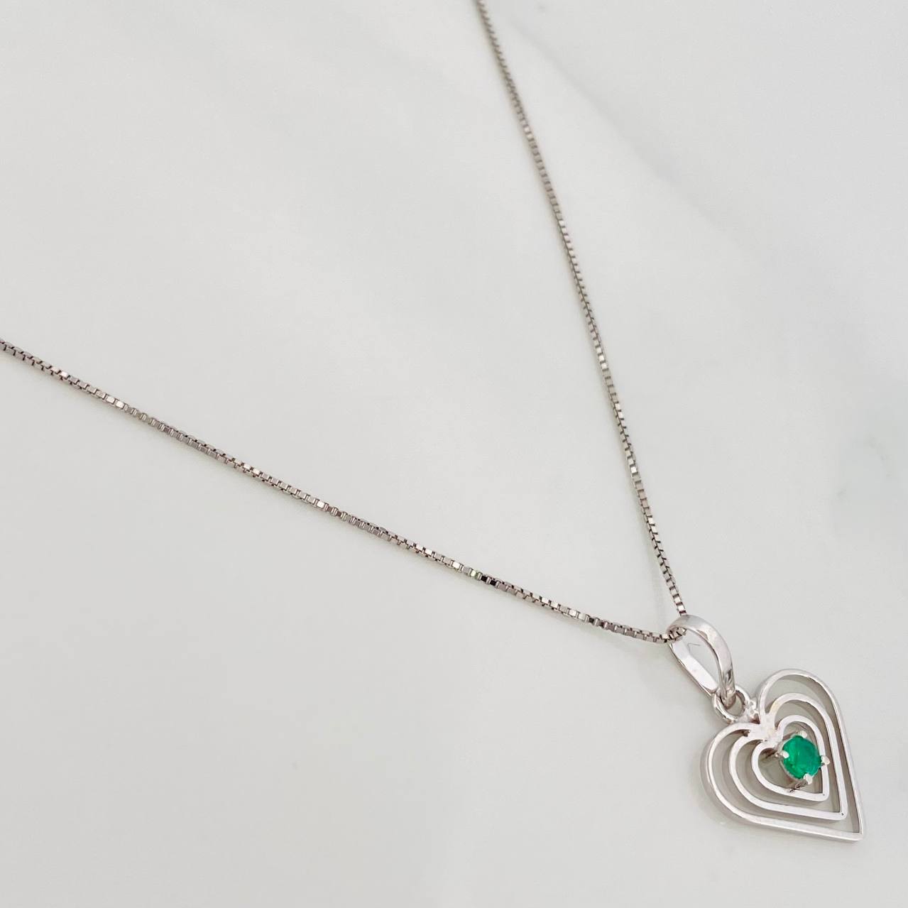 Set Cadena Veneciana + Dije Corazon Esmeralda 0.5pts / 1.55g / 45cm Oro Blanco 18K