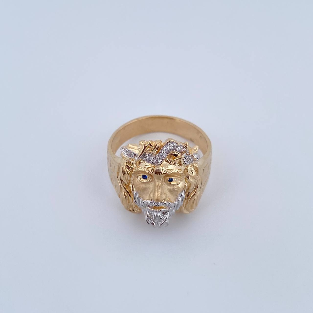 Anillo Rostro Cristo 8.75gr / T10 1/2 / Circones Azules Blancos Dos Oros Amarillo Blanco 18K $