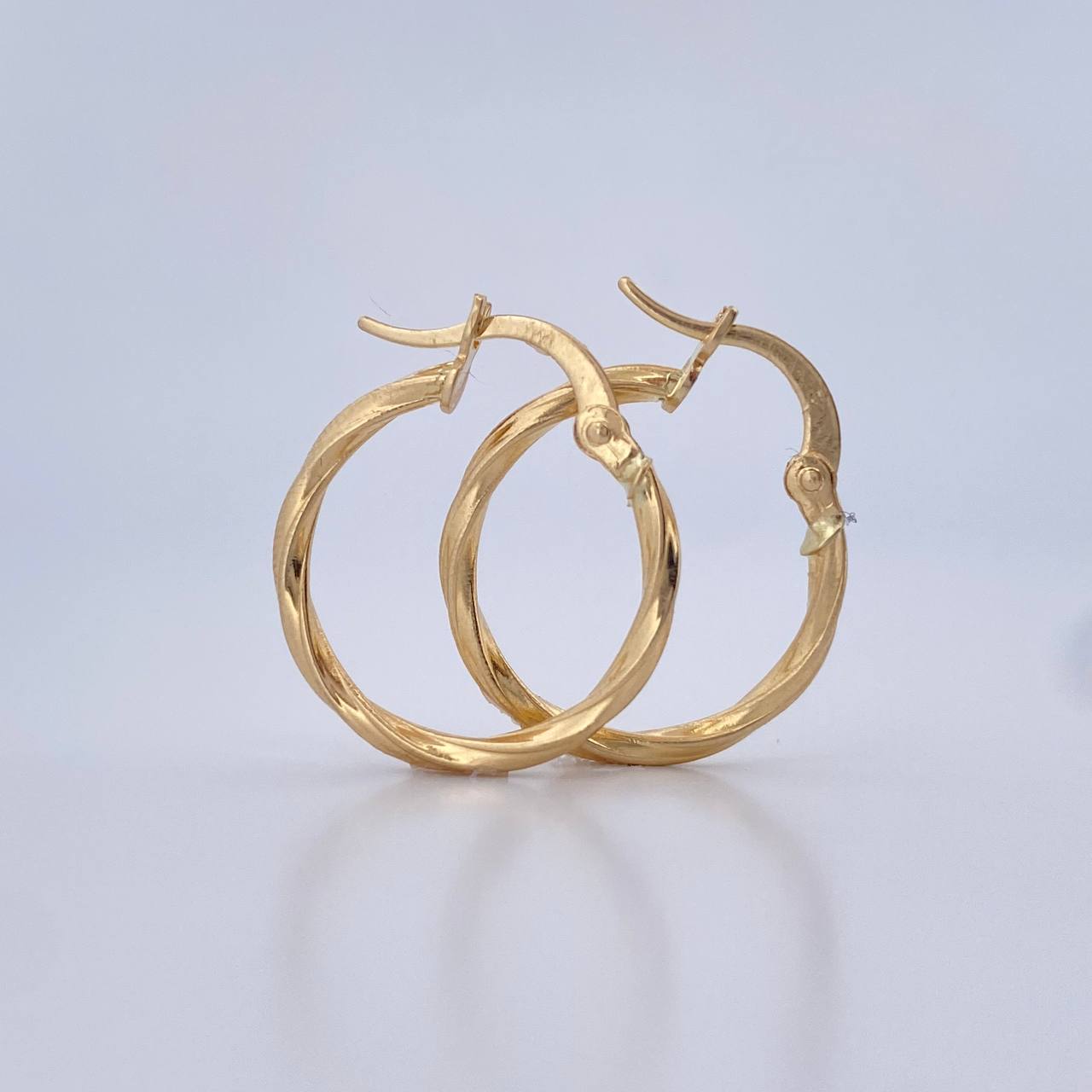 Candongas Jenn Mini 1.15gr / 2cm / Rayadas Oro Amarillo 18K $