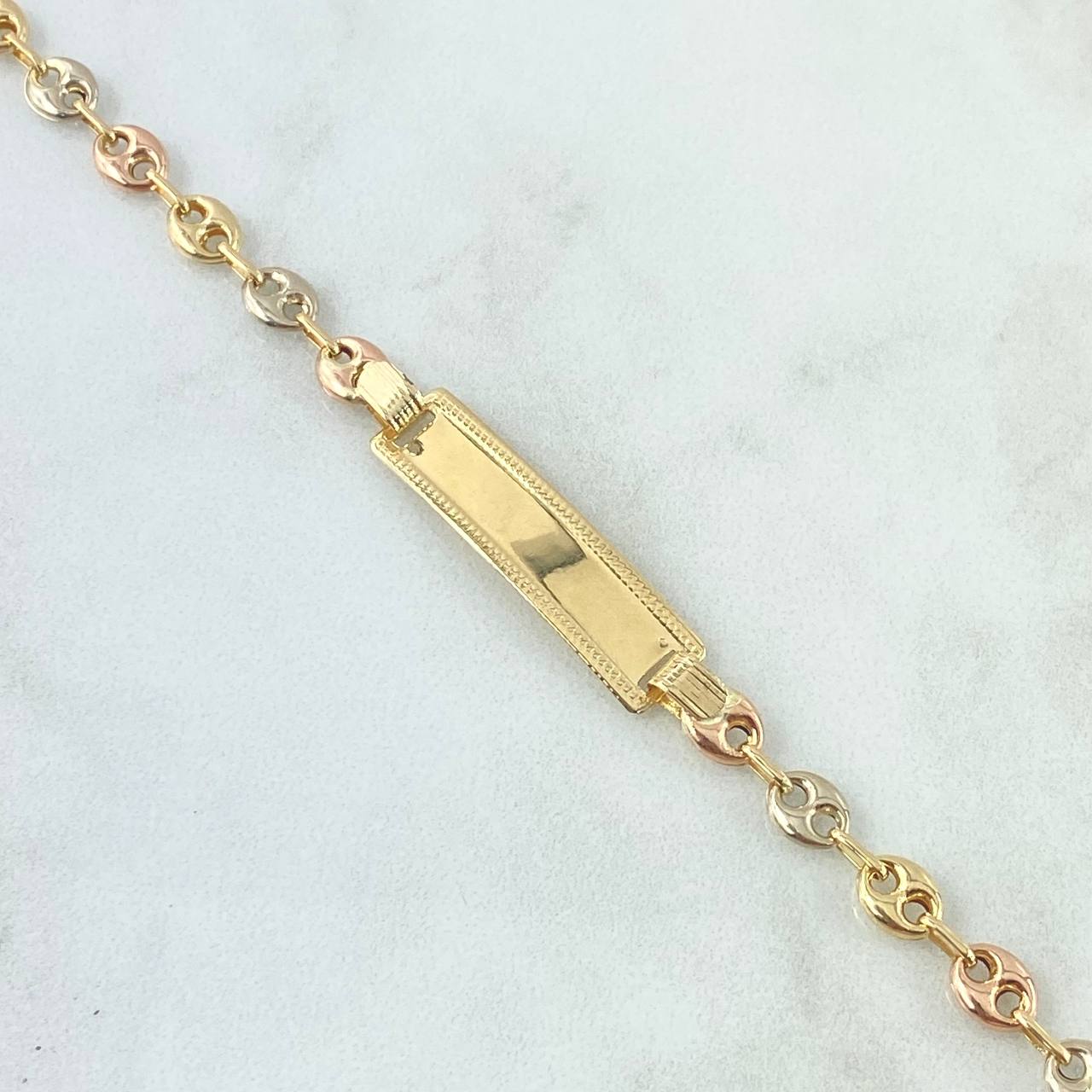 Pulso GC 3.4gr / 18cm / 5mm Liso - Placa Rectangular Bordeada Tres Oros 18K