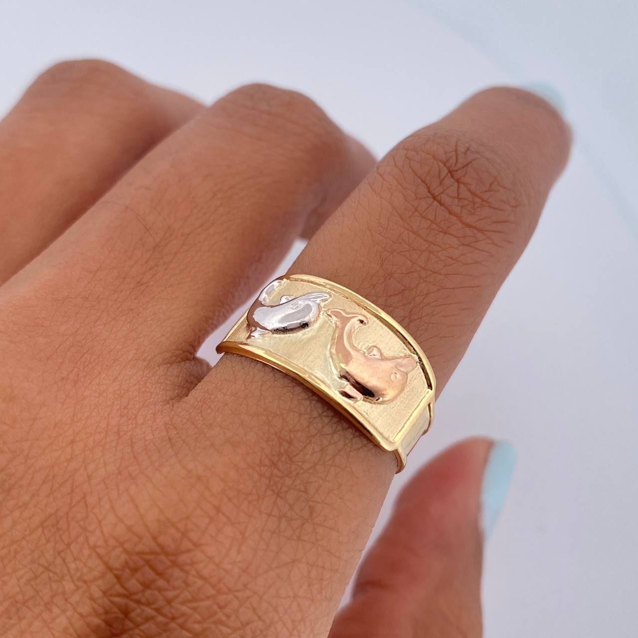 Anillo Delfin 1.65gr / T6 1/2 / Oro 18K &