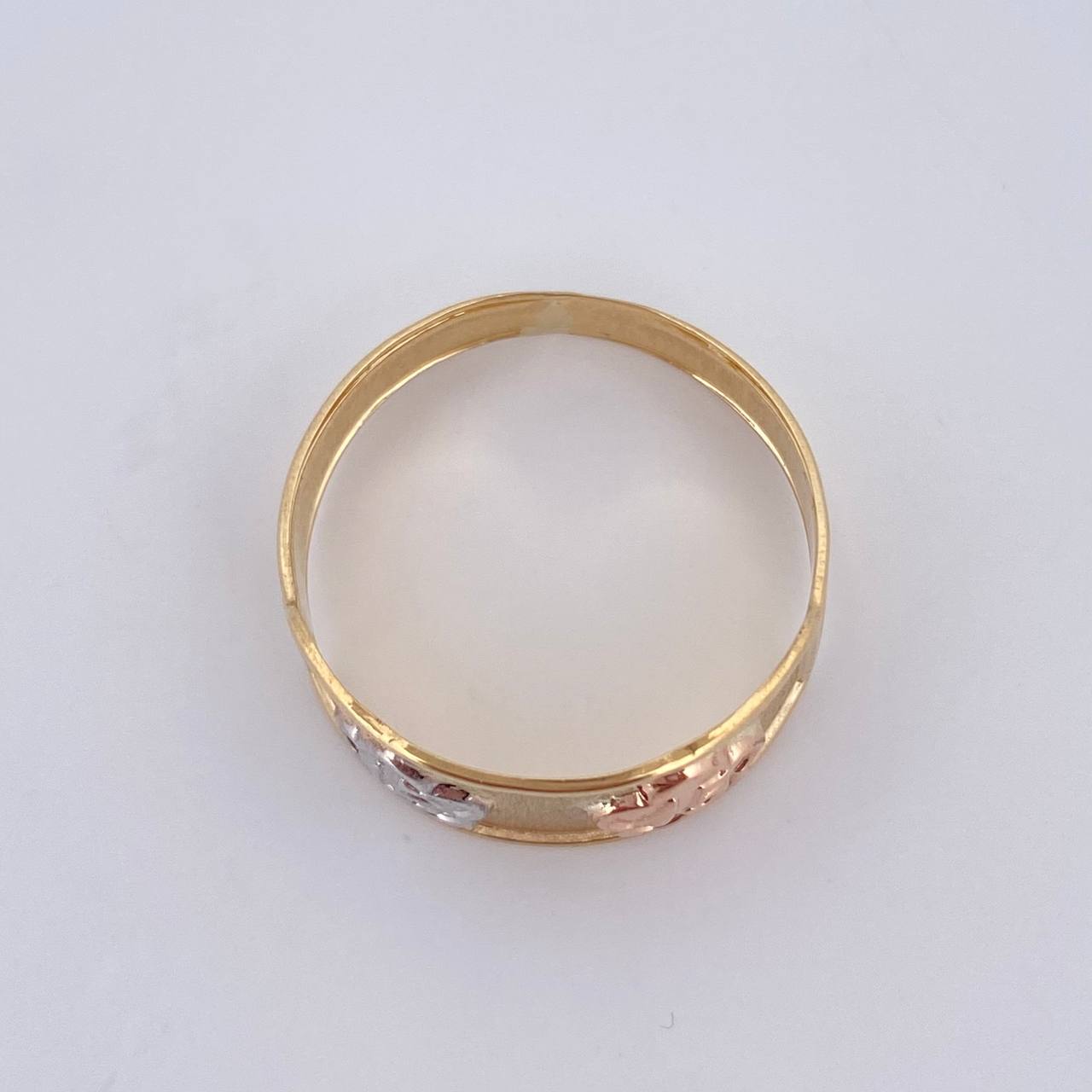 Anillo Flor 15s 1.8gr / T8 1/2 / Oro 18K $