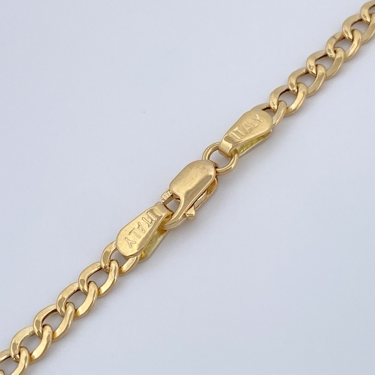 Cadena Cubana 5.4gr / 65.5cm / Oro Amarillo +1 18K $