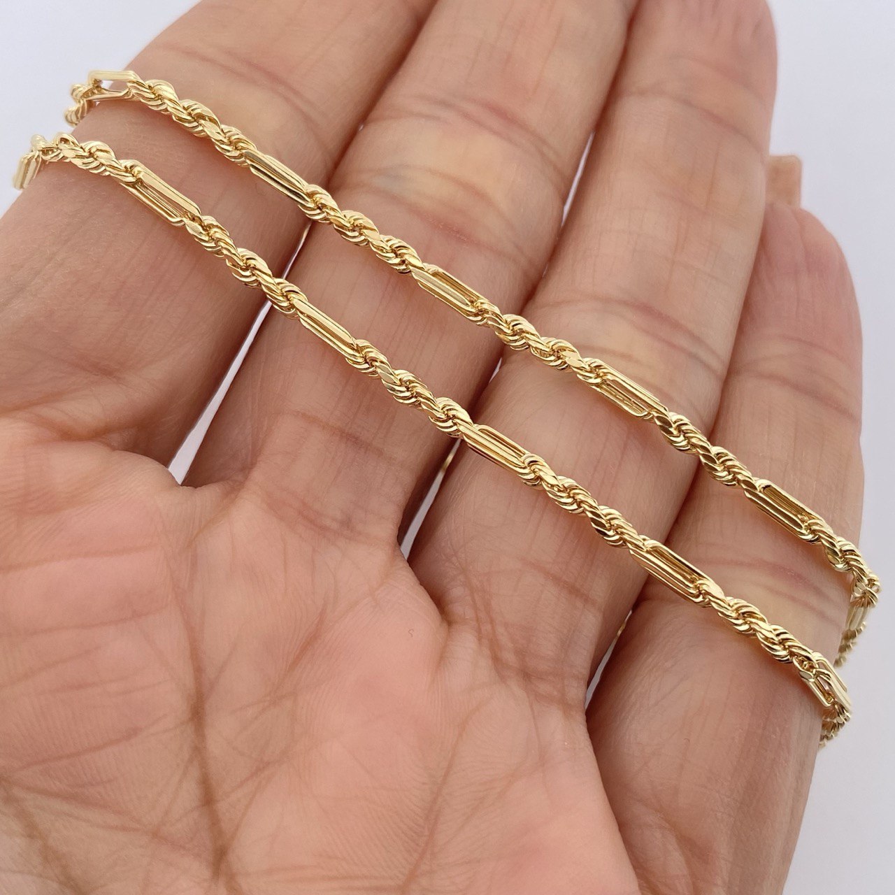 Cadena Lazo G 5.7gr / 61.3cm / Oro Amarillo +3 18K $