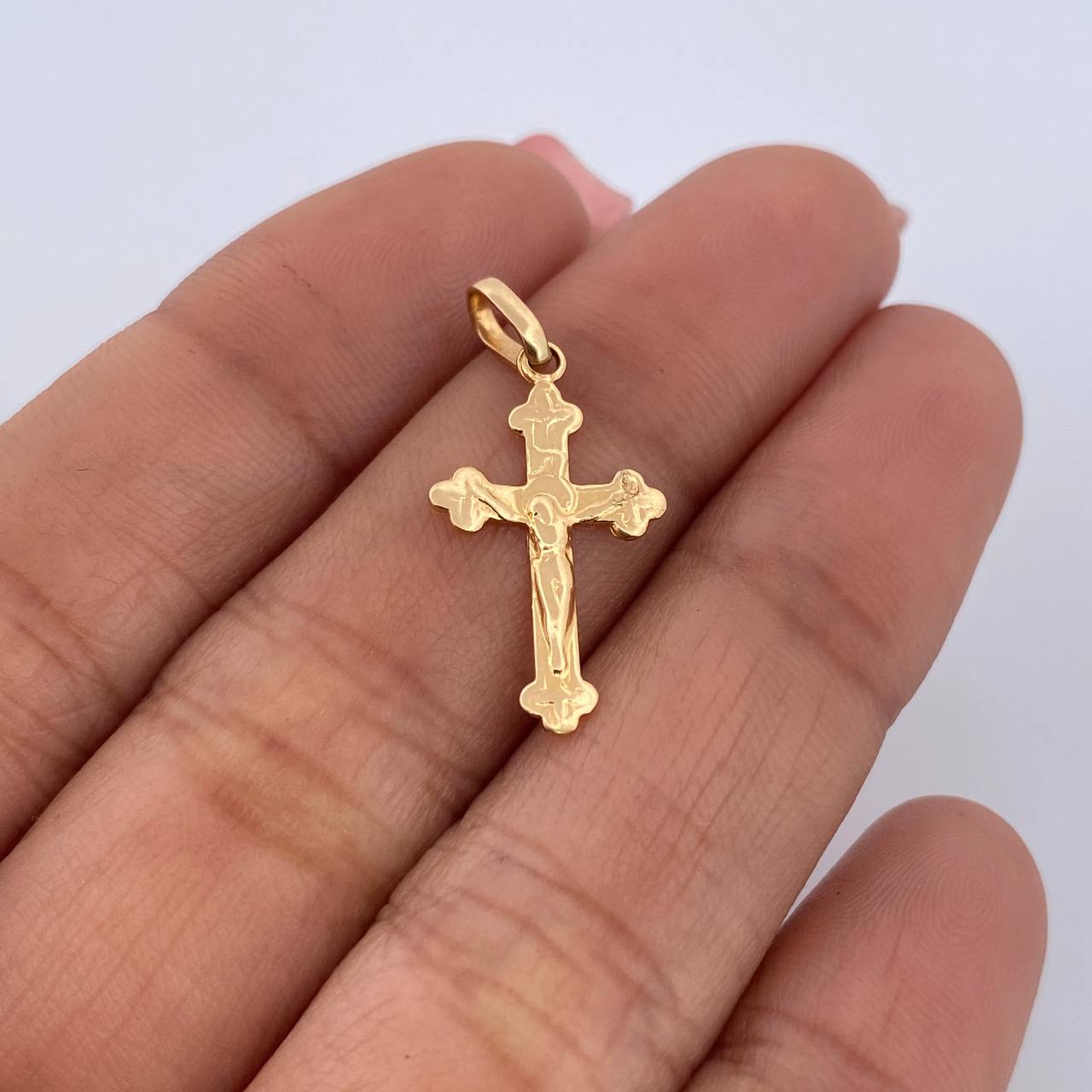 Dije Cruz Cristo 0.6gr / 2.5cm / Oro Amarillo 18K &