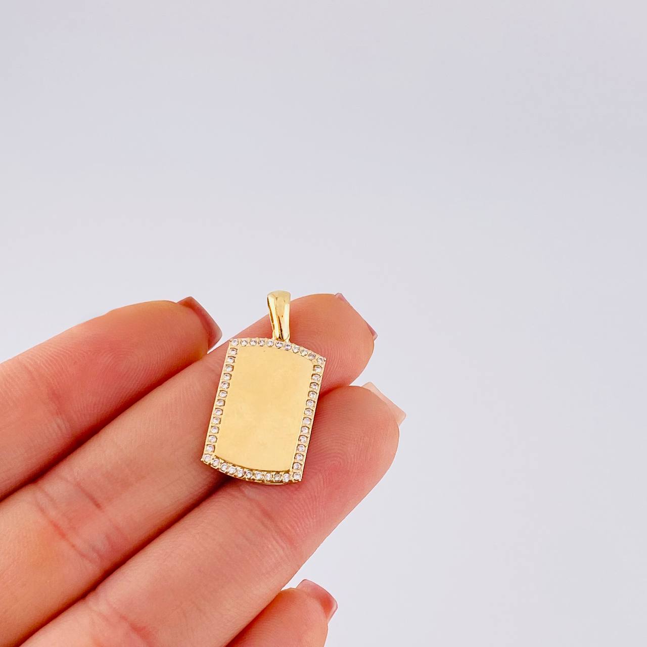 Dije Placa Rectangular Ovalada 2.55 g / 2.6 cm Oro Amarillo 18K
