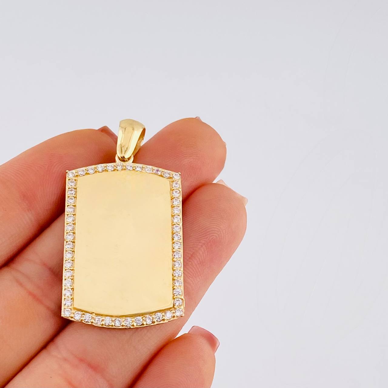 Dije Placa Rectangular Ovalada 6.2 g / 4.1 cm Oro Amarillo 18K