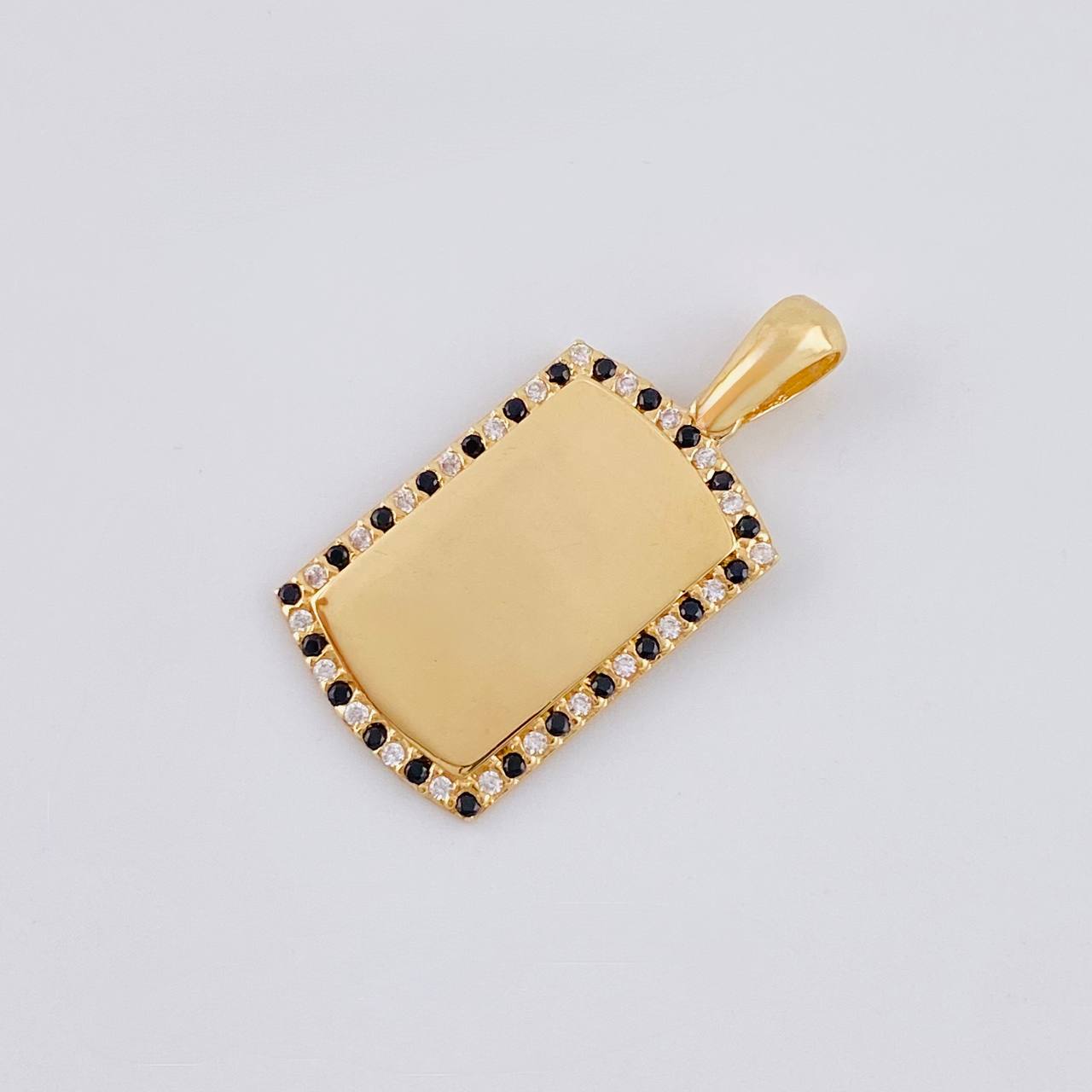 Dije Placa Rectangular Ovalada 2.6 g / 2.6 cm Oro Amarillo 18K