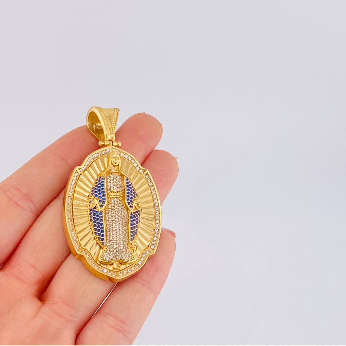 Dije Virgen Milagrosa 20.85 g / 6.2 cm Oro Amarillo 18K