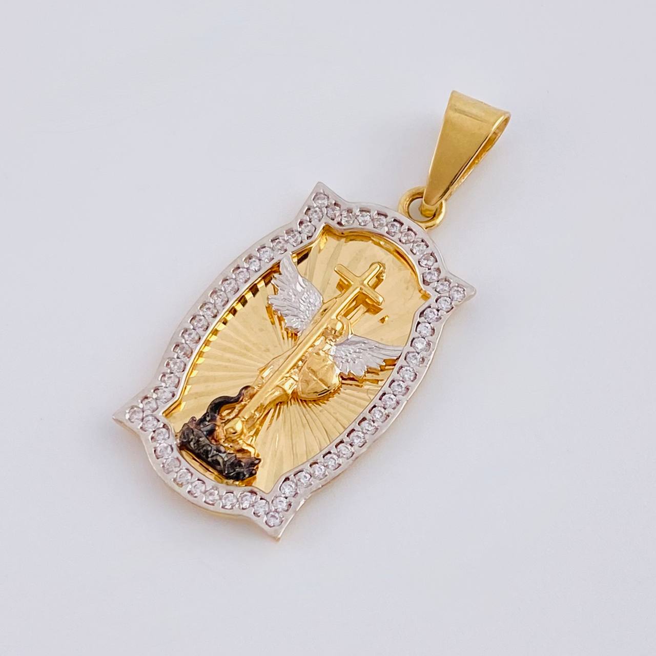 Dije Placa San Miguel Arcangel 5 g / 3.7 cm Dos Oros Amarillo Blanco 18K