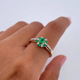 Anillo Halo Churumbela 3.05gr / T6 1/4 / Esmeralda 28 Pts Diamante 14 Pts Dos Oros Amarillo Blanco 18K (Joya) &