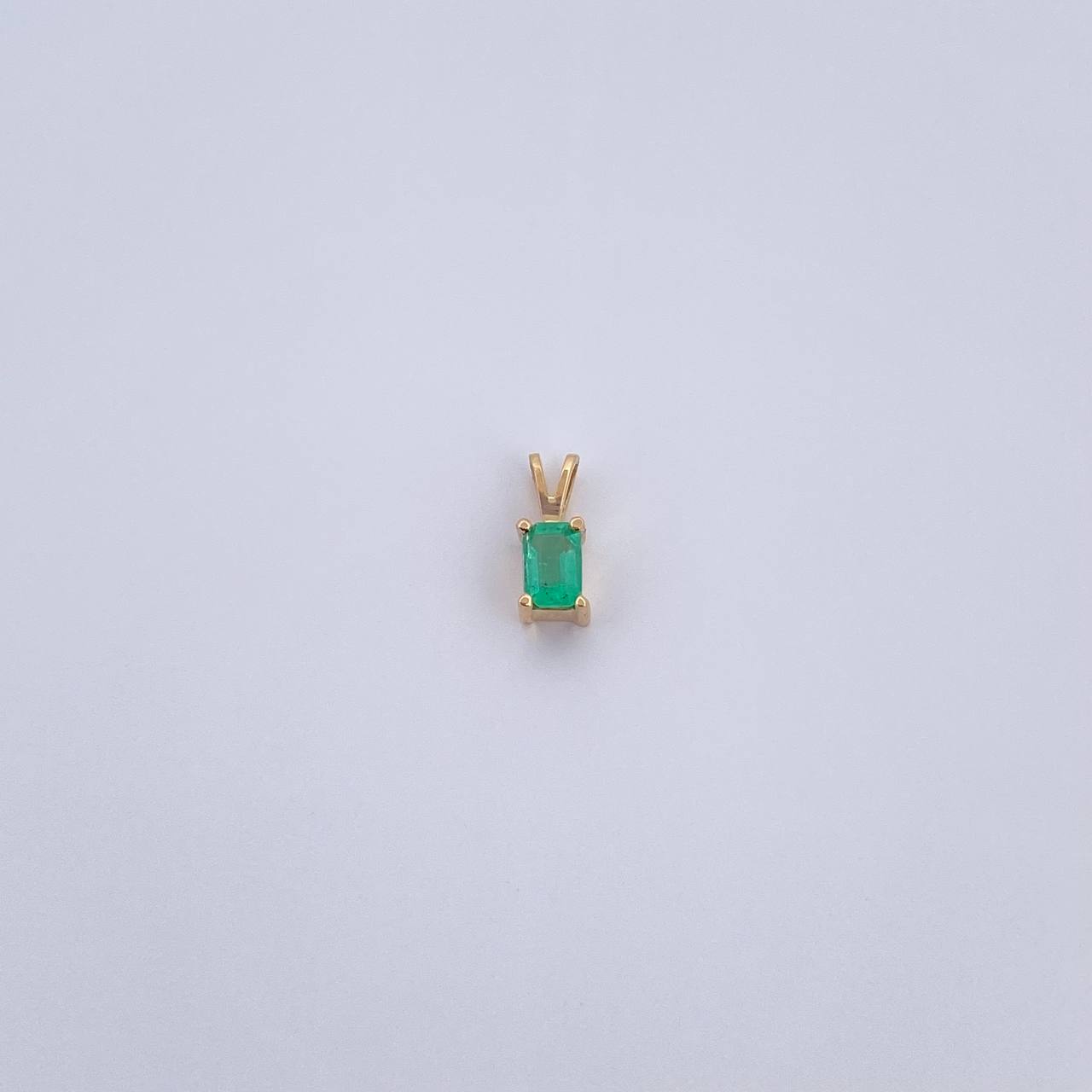 Dije Rectangulo 0.3gr / 0.8cm / Esmeralda 21 Pts  Oro Amarillo 18K (Joya) &