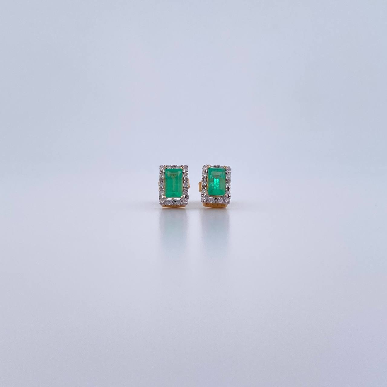 Topos Rectangulo 2.1gr / Esmeralda 57 Pts Diamante 14 Pts Dos Oros Amarillo Blanco 18K (Joya) &