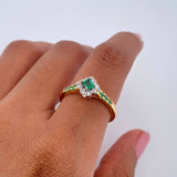 Anillo Flor Tetrapetala 2.85gr / T6 3/4 / Esmeralda 25 Pts Diamante 7 Pts Dos Oros Amarillo Blanco 18K (Joya) &