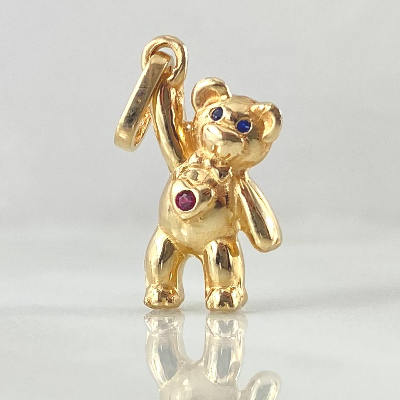 Dije Oso Manito Arriba 1.95gr / 2.4cm / Oro 18K ©