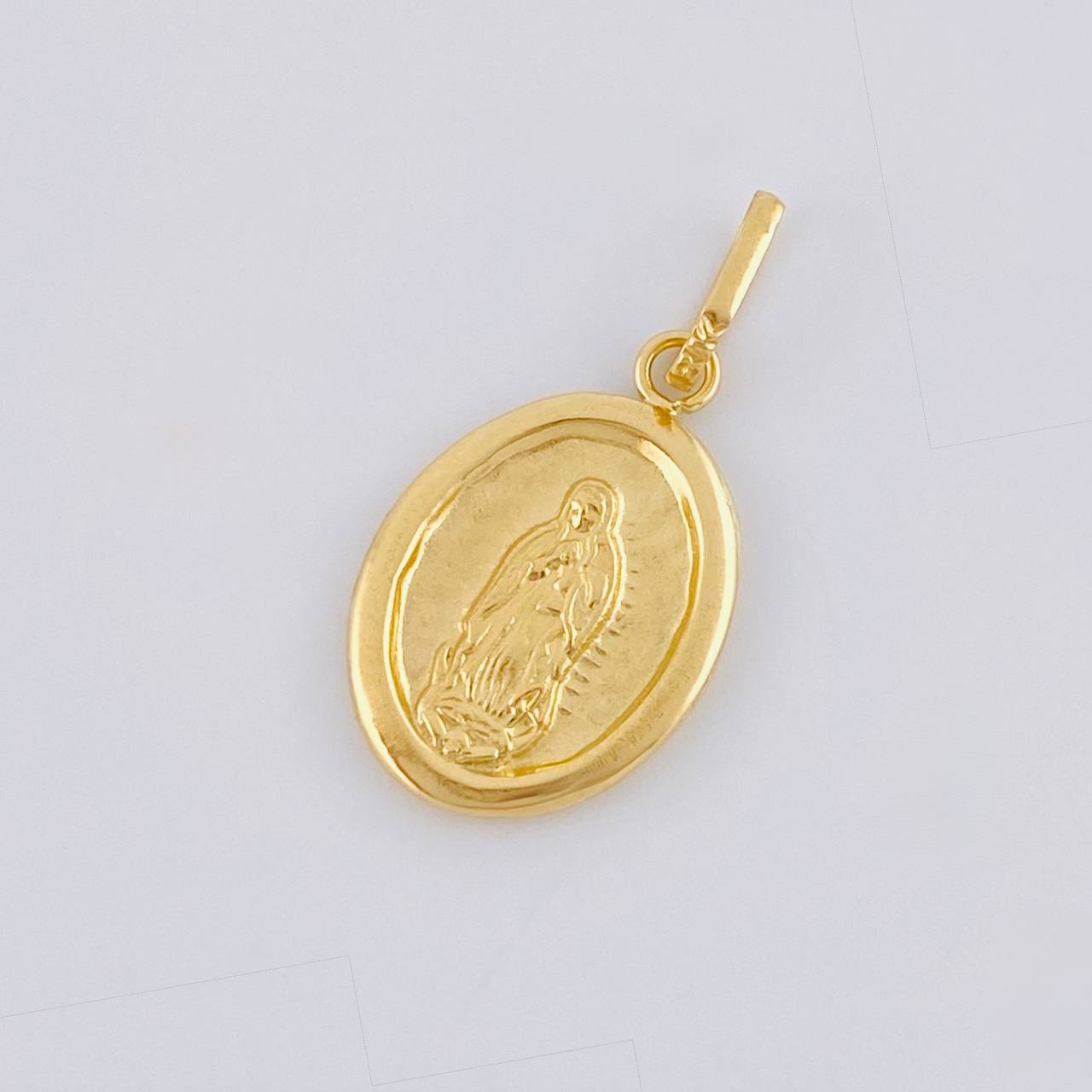 Dije Virgen Guadalupe 0.65 g / 2.2 cm Oro Amarillo 18K