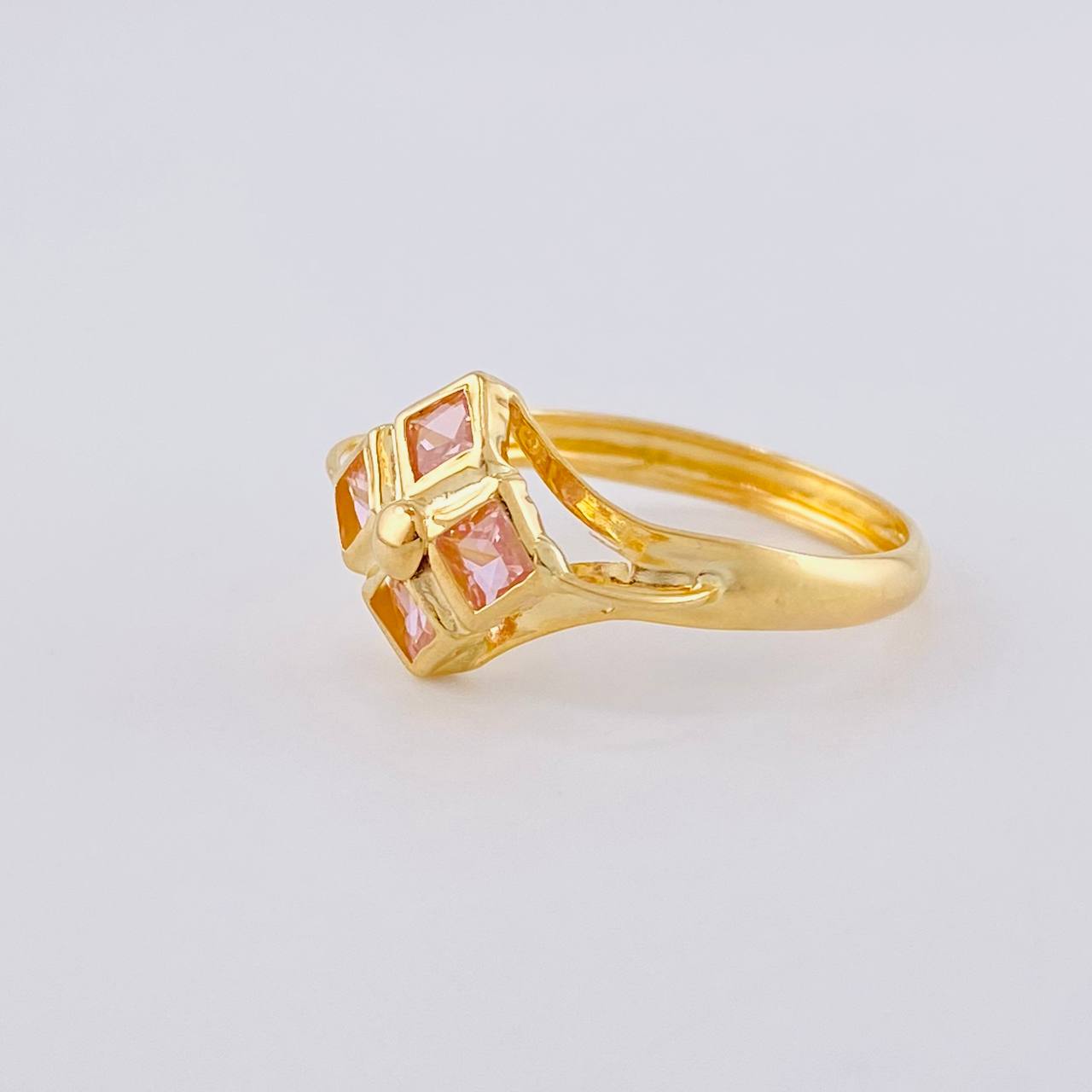 Anillo Rombo Imperial 1.8 g / T8 1/2 Oro Amarillo 18K