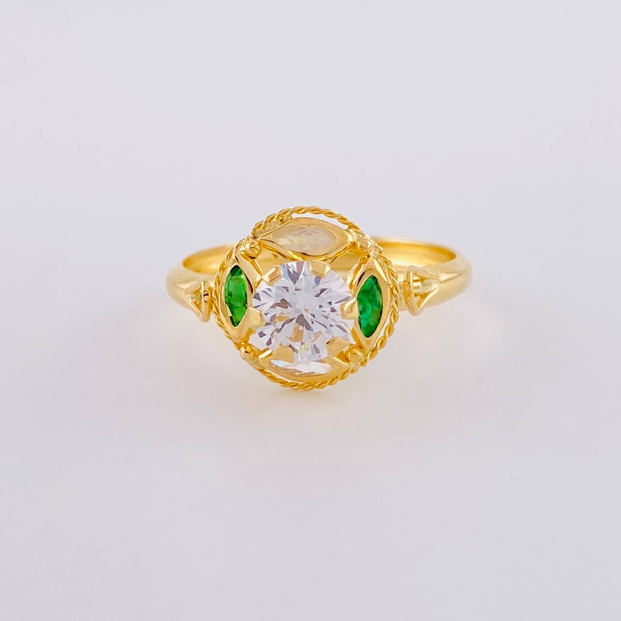 Anillo Solitario Aura Vintage 1.85 g / T7 3/4 Oro Amarillo 18K