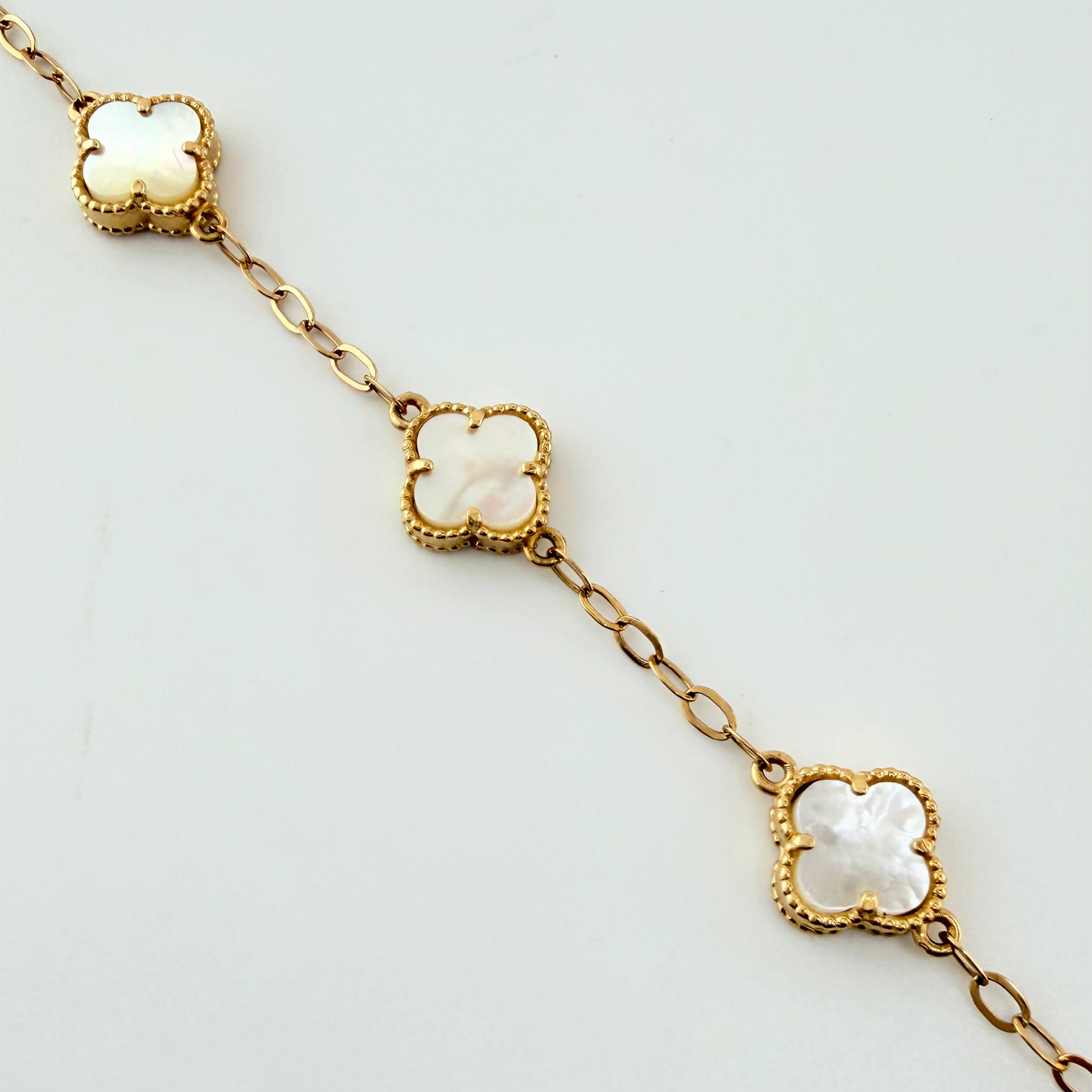 Pulso Trebol Nacar Blanco Diamantado 4.15gr / 17.5cm-19.5cm / 10mm Oro Amarillo Nac.Esp. 18K